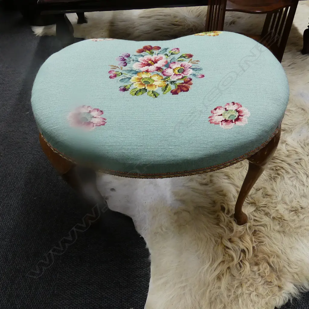 UPHOLSTERED KIDNEY SHAPE FOOTSTOOL Image 1++