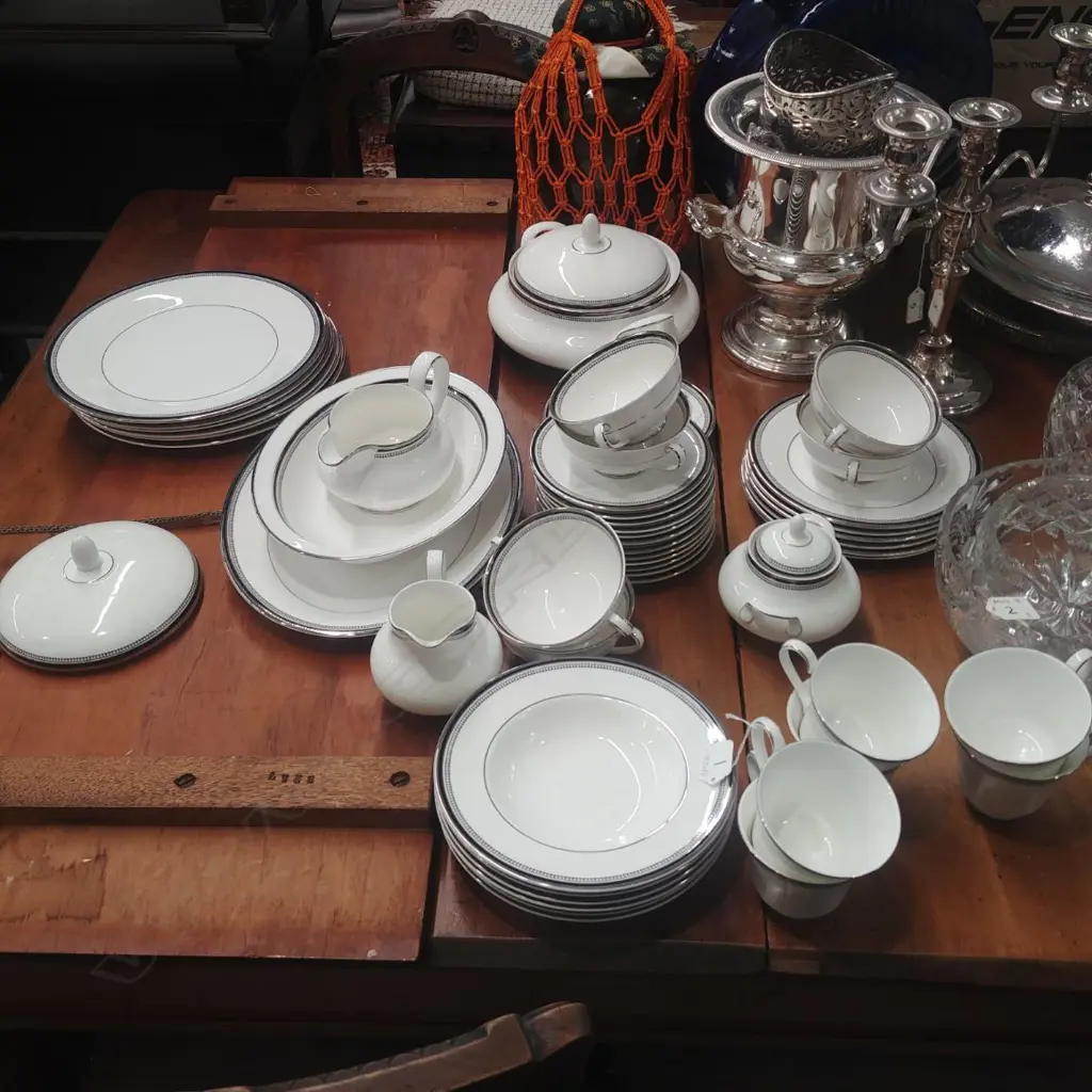 ROYAL PART DOULTON DINNER SET 'SARABANDE' Image 1++