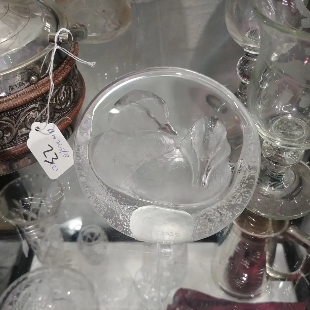 MATS JONASSON GLASS PAPERWEIGHT - DUCKS Image 1++