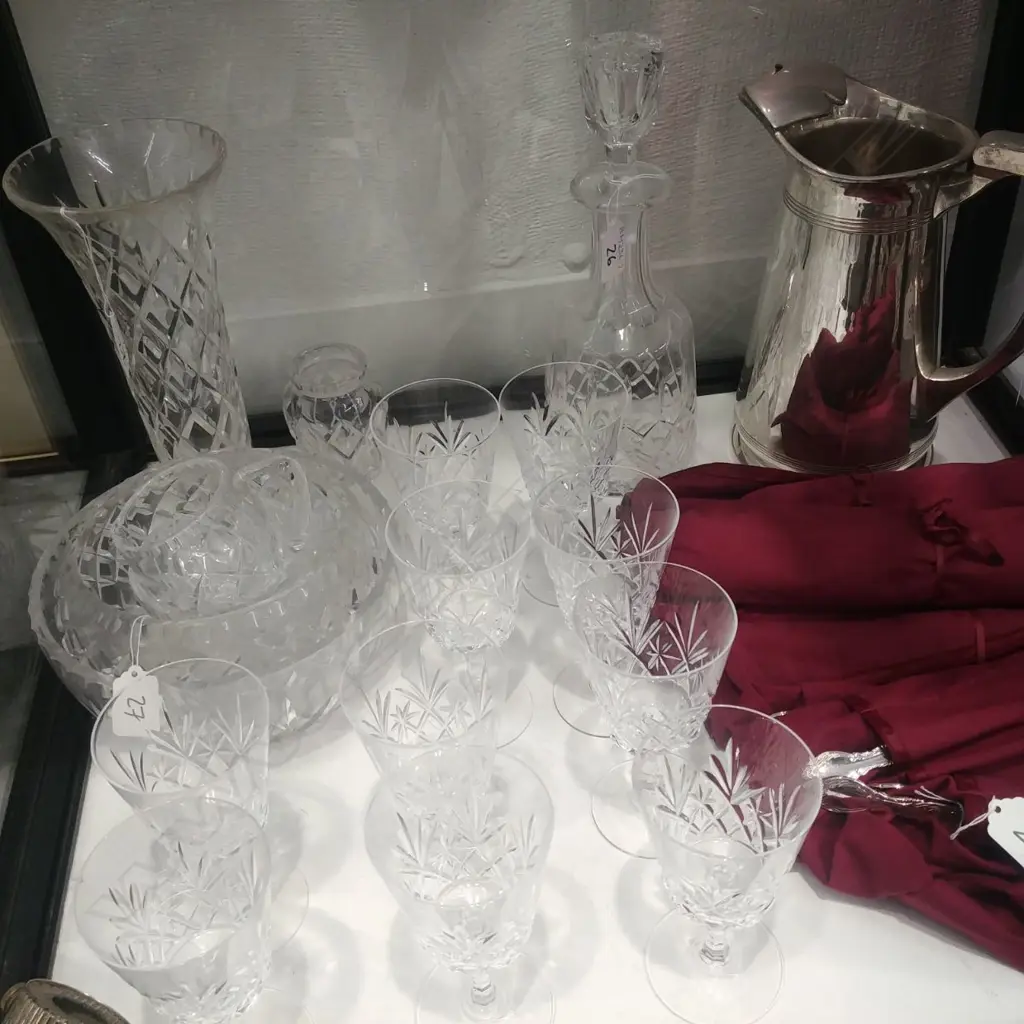 CRYSTAL DECANTER AND TEN GLASSES Image 1++