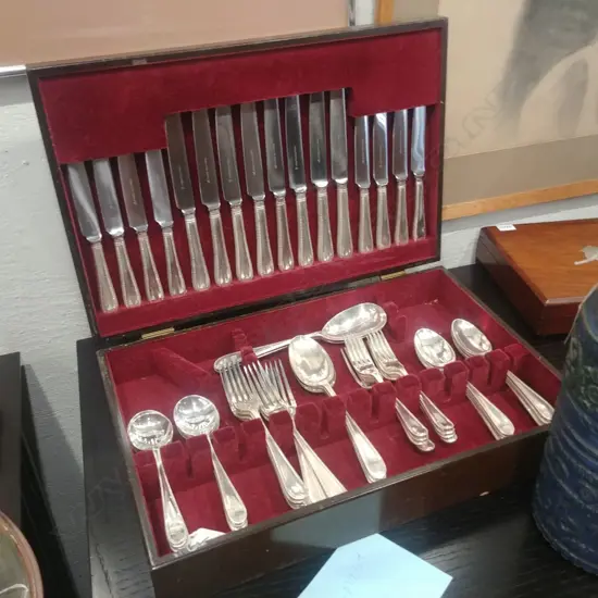 CASED CANTEEN OF CUTLERY
