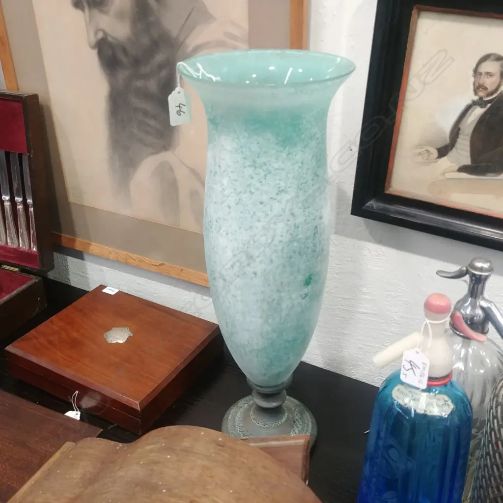 MODERN GLASS PEDESTAL VASE Image 1++