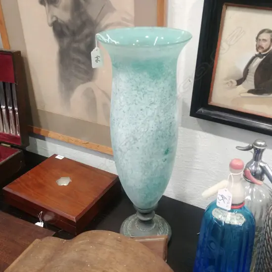 MODERN GLASS PEDESTAL VASE