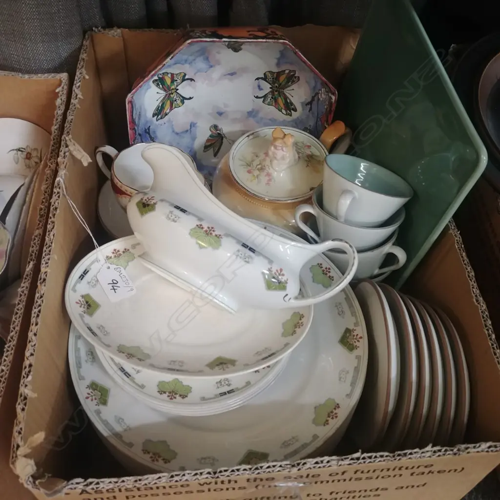 BOX LOT OF ASS. CHINA Image 1++