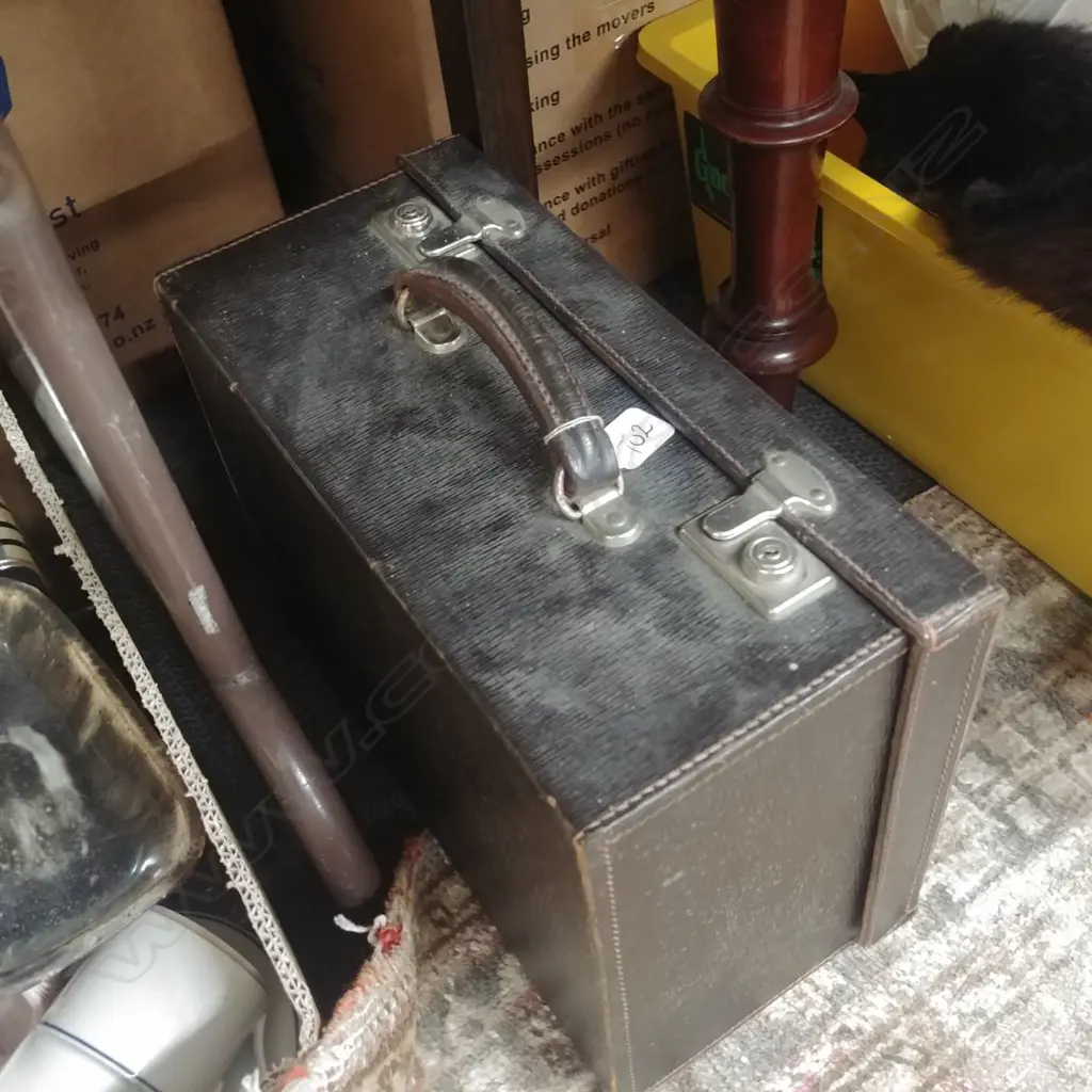 DOCTORS BAG WITH STETHOSCOPE ETC Image 1++