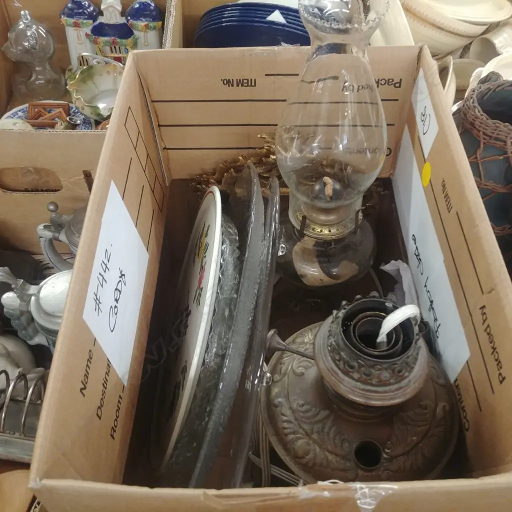 BOX 2 LAMPS, DISHES, FRAMES ETC Image 1++