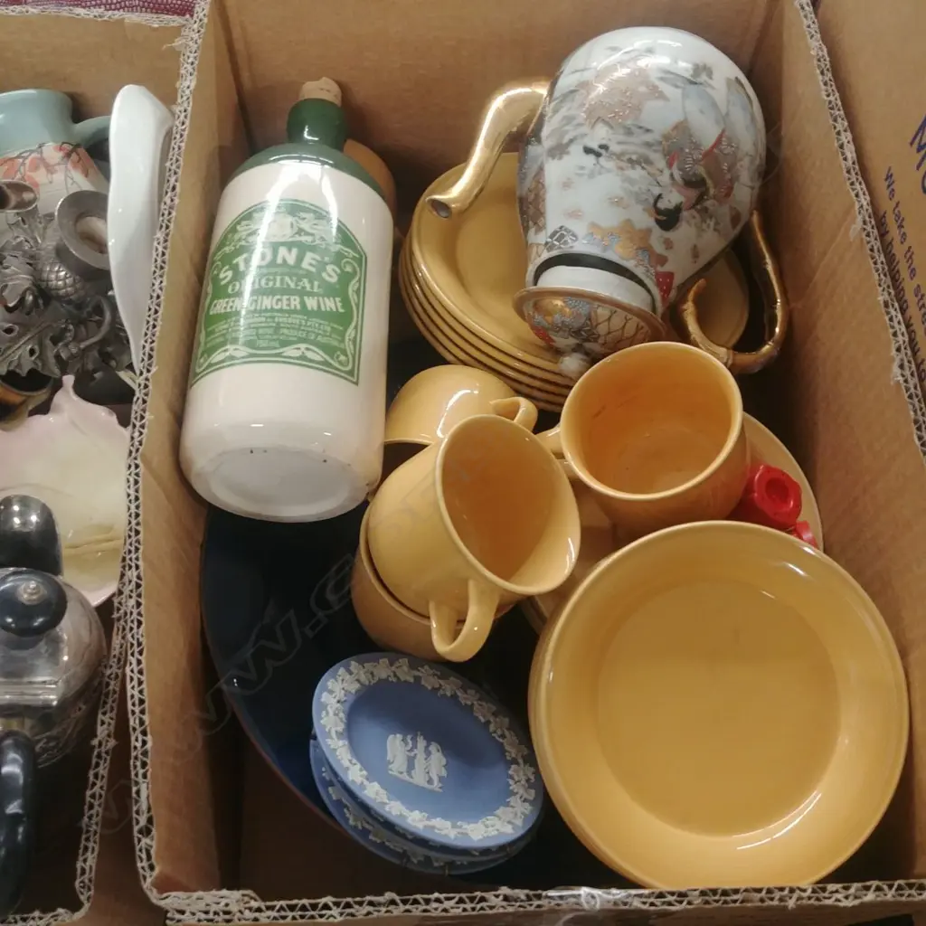 BOX CHINA 'HONEY' SERVICE WEDGWOOD Image 1++