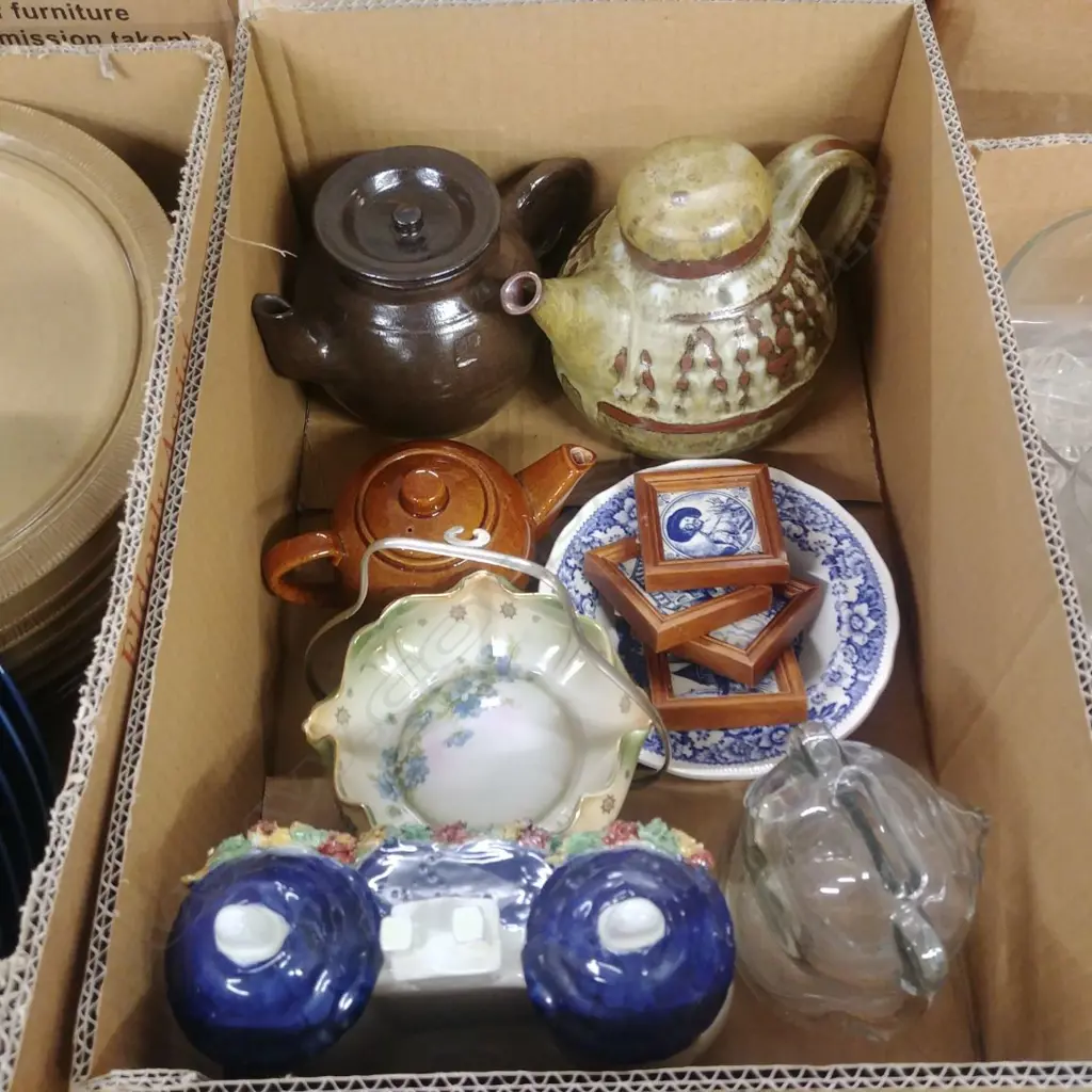 BOX POTTERY TEAPOTS, CHINA PCS ETC Image 1++