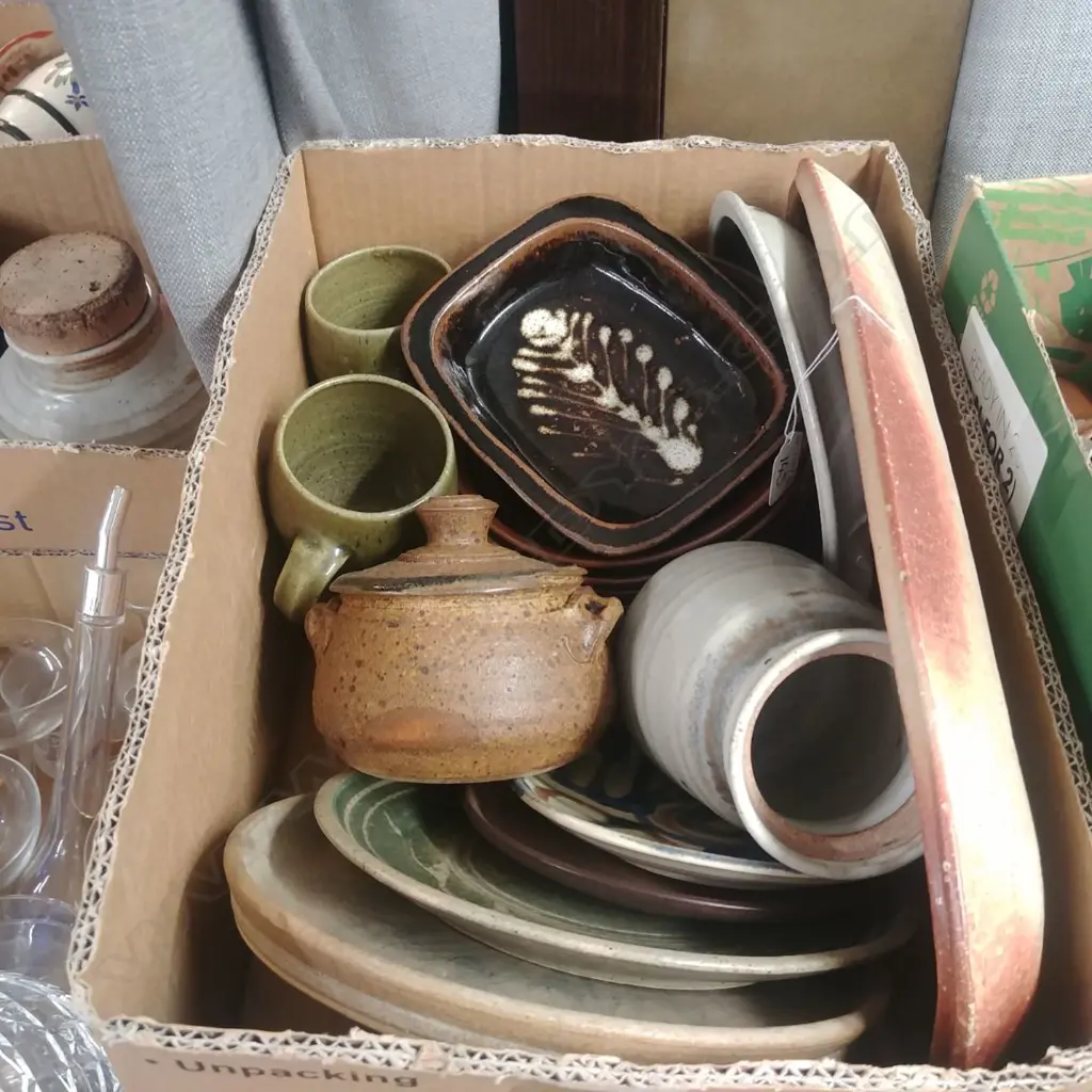 BOX NZ STUDIO POTTERY ETC Image 1++