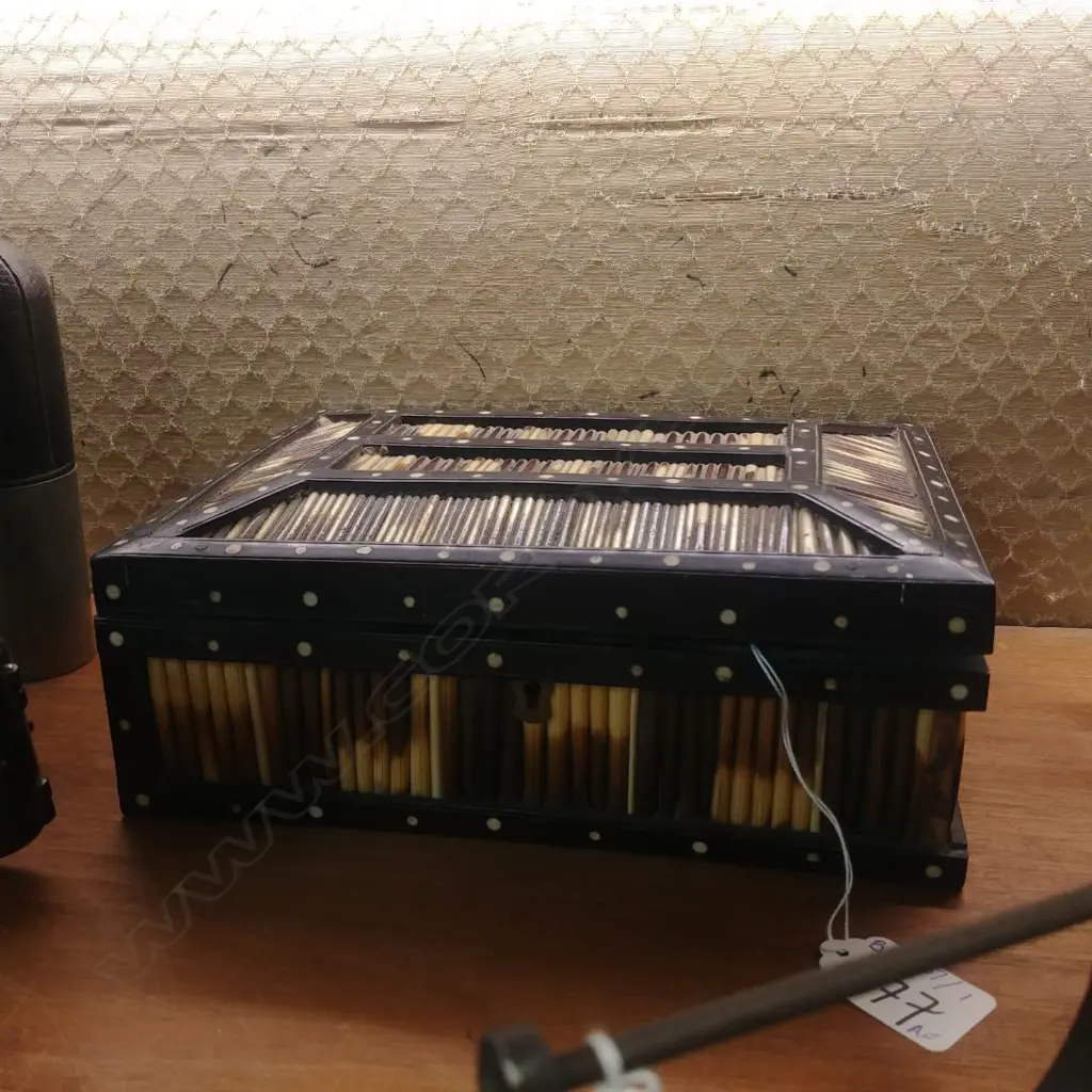 PORCUPINE BOX A.F.  Image 1++