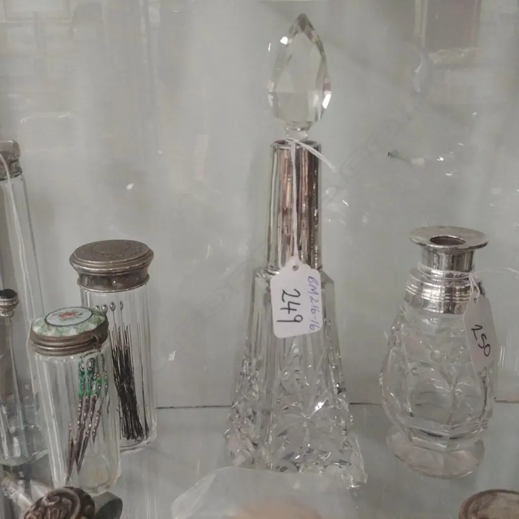 TALL EDW SILVER TOPPED SCENT BOTTLE Image 1++