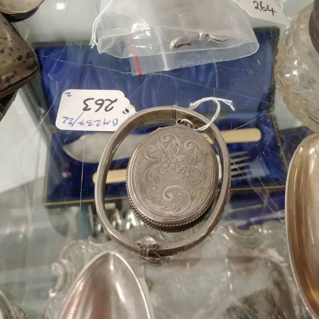 KCL S/S BANGLE + LOCKET  Image 1++