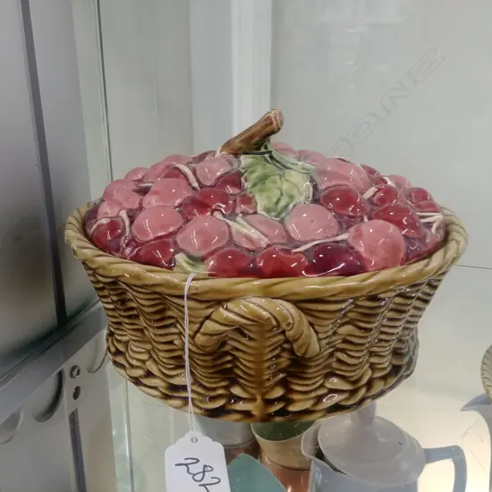 SARREGUEMINES LIDDED CASSEROLE DISH