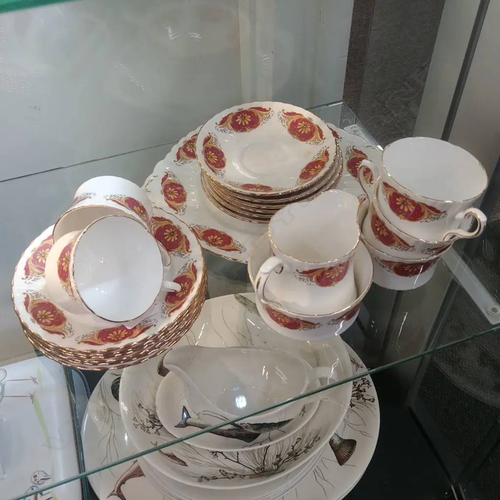 ROYAL STAFFORD PART TEA SET Image 1++