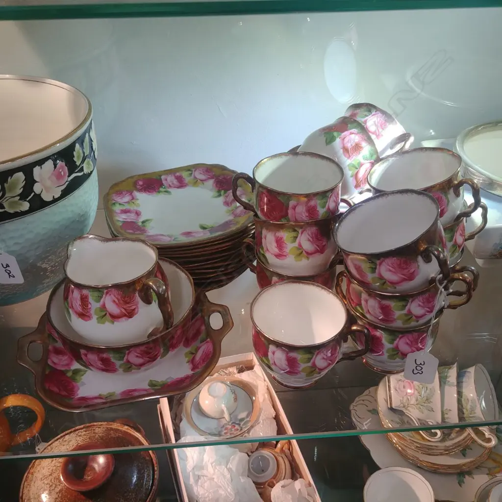 ROYAL ALBERT "OLD ENGLISH ROSE" Image 1++