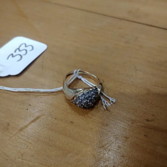 9CT GOLD DIAMOND CLUSTER RING