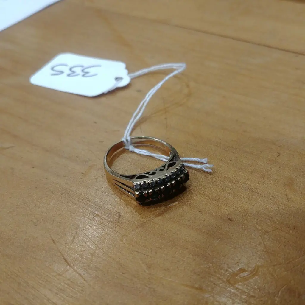 9CT GOLD SAPPHIRE & DIAMOND RING Image 1++