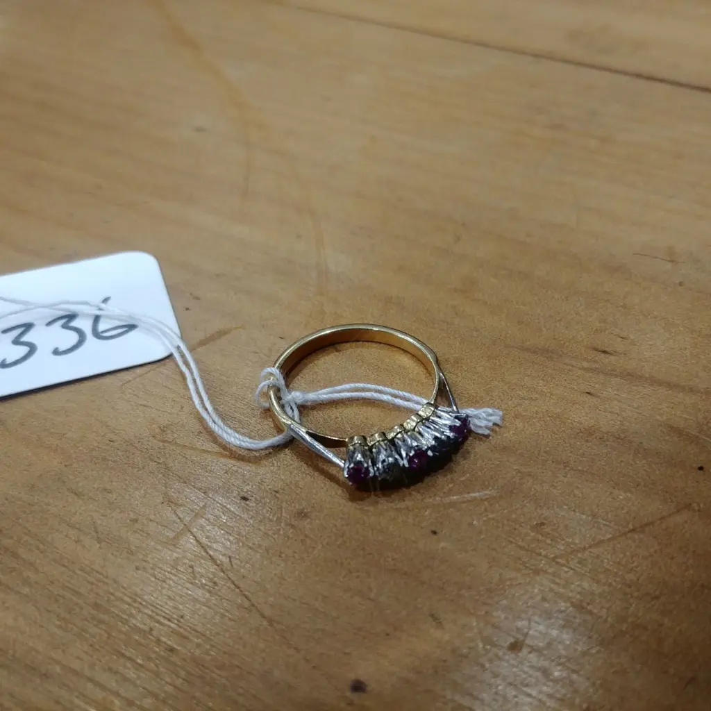 18CT GOLD DIAMOND AND RUBY RING Image 1++