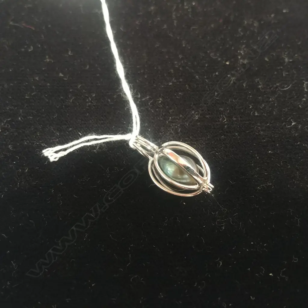 TAHITIAN BLACK PEARL PENDANT Image 1++