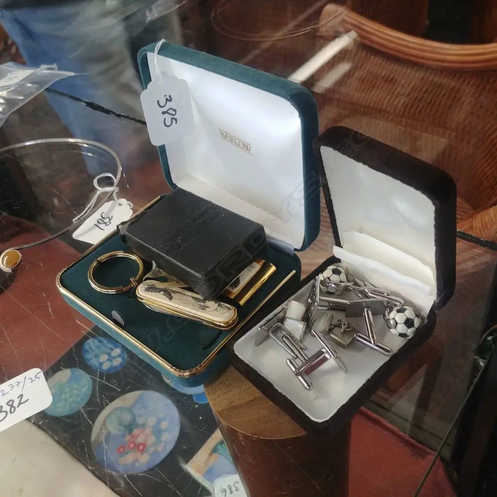 3 BOXES OF CUFFLINKS ETC Image 1++