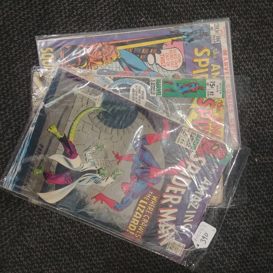 THREE VERY EARLY SPIDER-MAN COMICS IN SLEEVES #44, 92 & 106 Image 1++