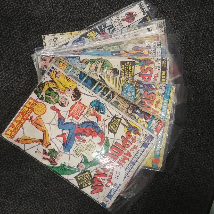 STACK OF EARLY SPIDER-MAN COMICS - IN SLEEVES INC #127, #130, #138 ETC Image 1++