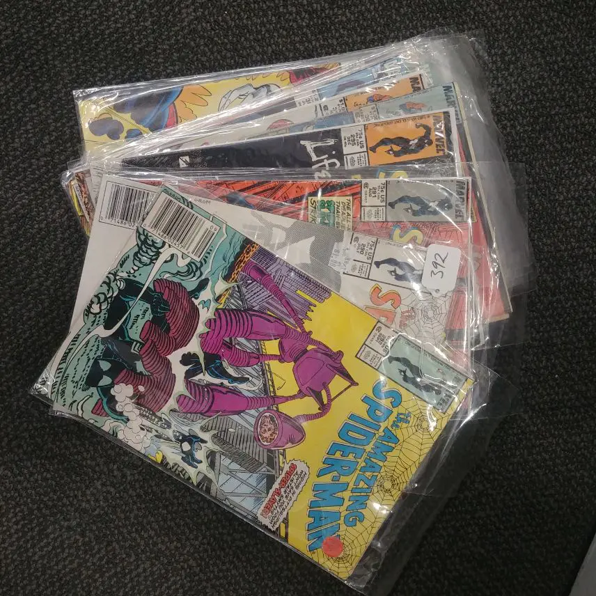 STACK OF VINTAGE SPIDER-MAN COMICS INC SOME LATE #200 Image 1++