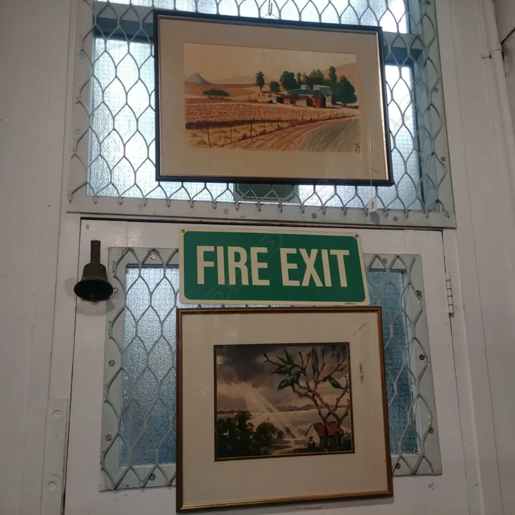 NEVILLE LODGE LANDSCAPE W/C + WAITEMATA HARBOUR W/C Image 1++