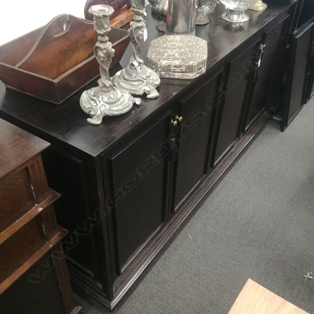 CONTEMPORARY SIDEBOARD Image 1++