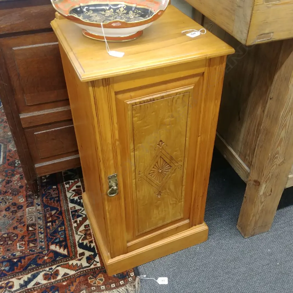 COLONIAL RIMU BEDSIDE CABINET Image 1++