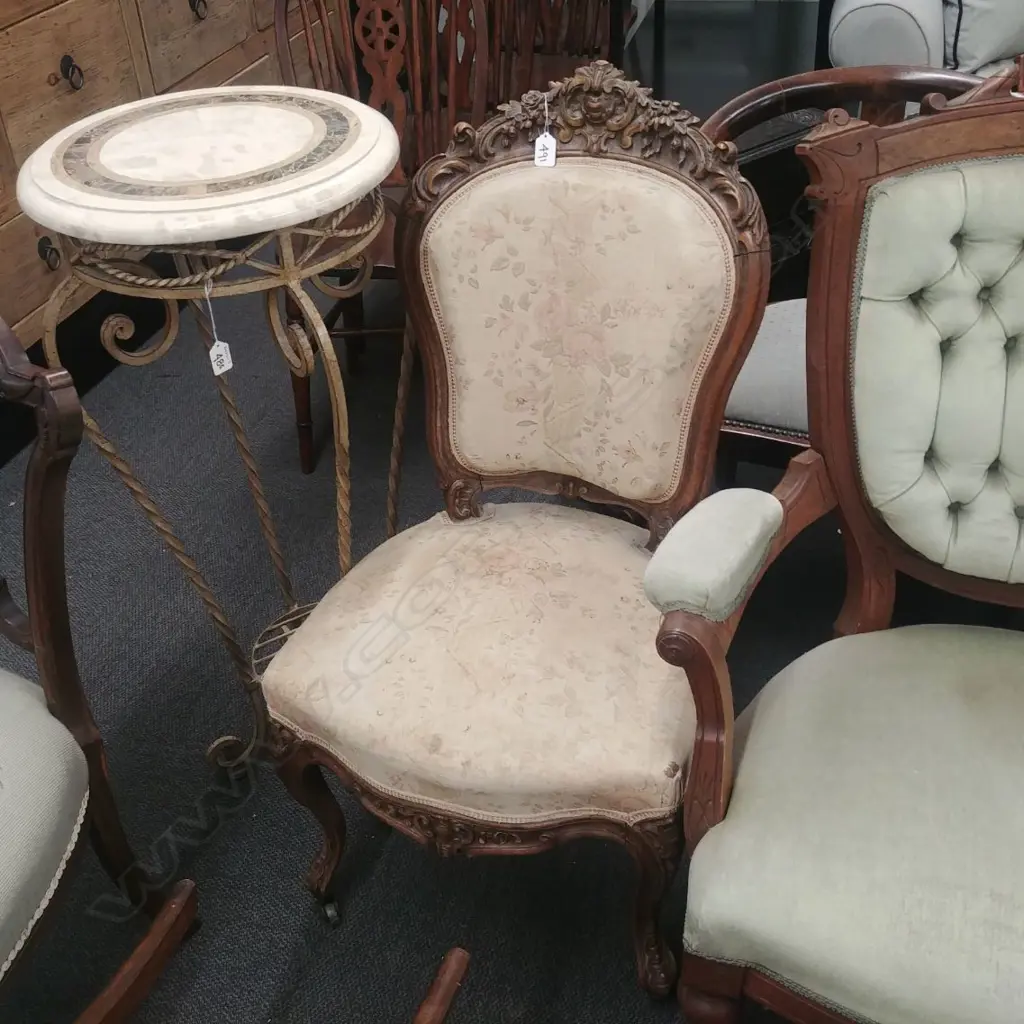 ANTIQUE UPHOLSTERED CHAIR Image 1++
