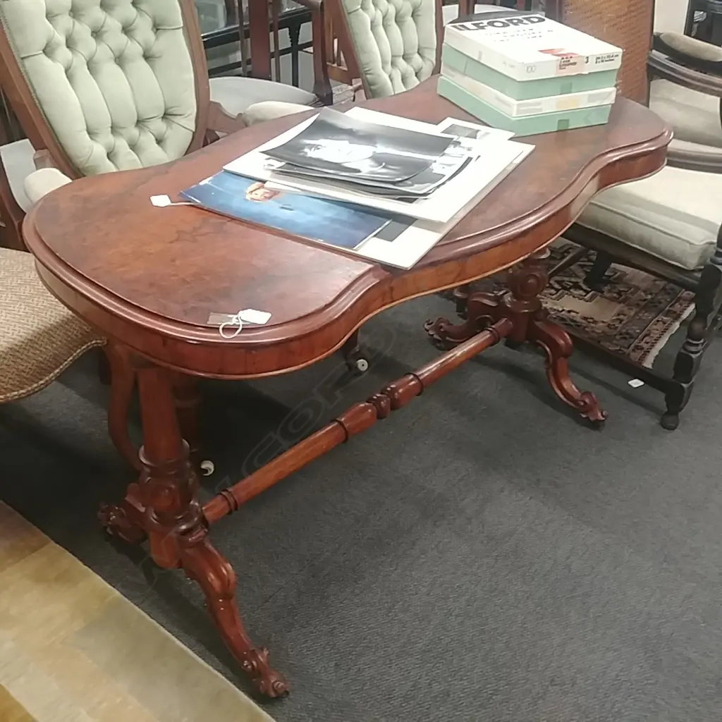 VICT SIDE TABLE Image 1++