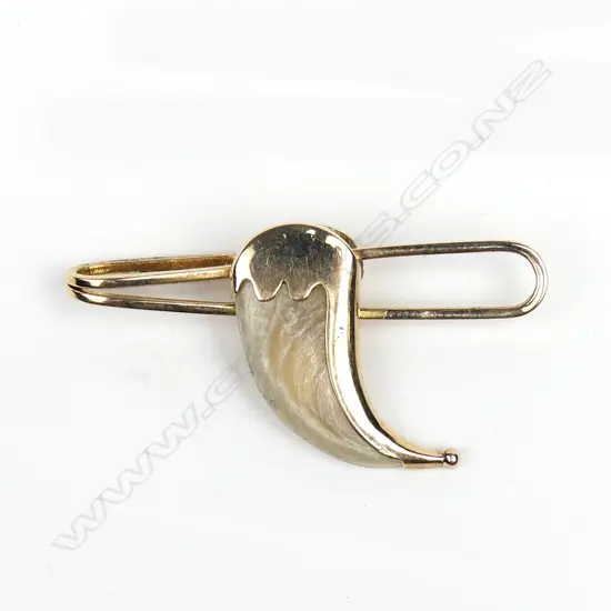 A 9ct gold tiger claw tie pin