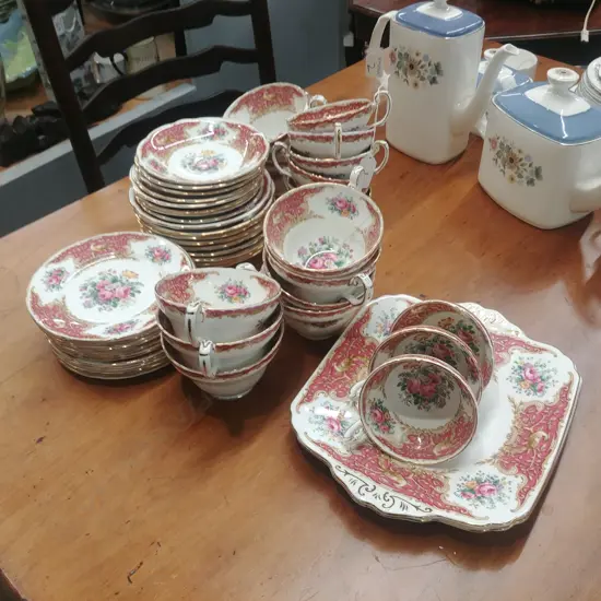 LARGE FOLEY MONTROSE TEA SET