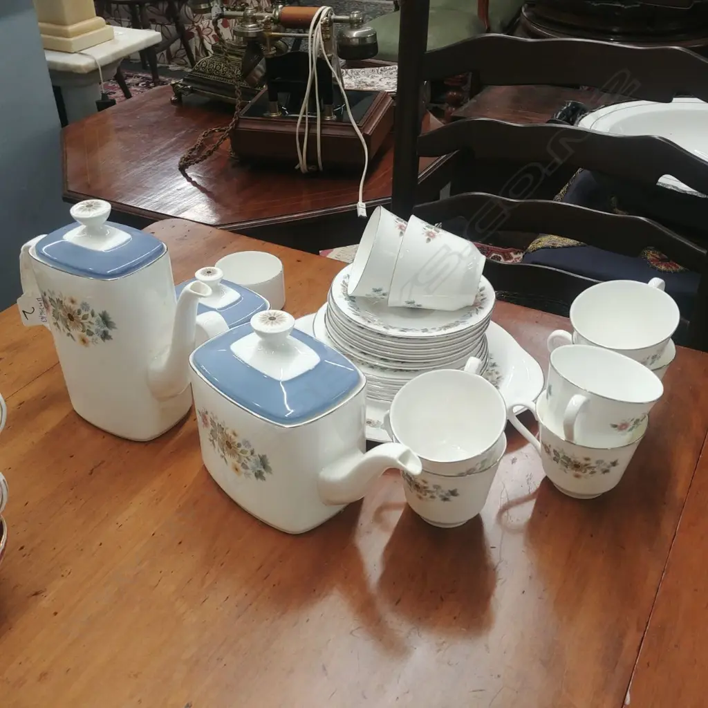 R/DOULTON PASTORAL TEA+ COFFEE SERVICE Image 1++