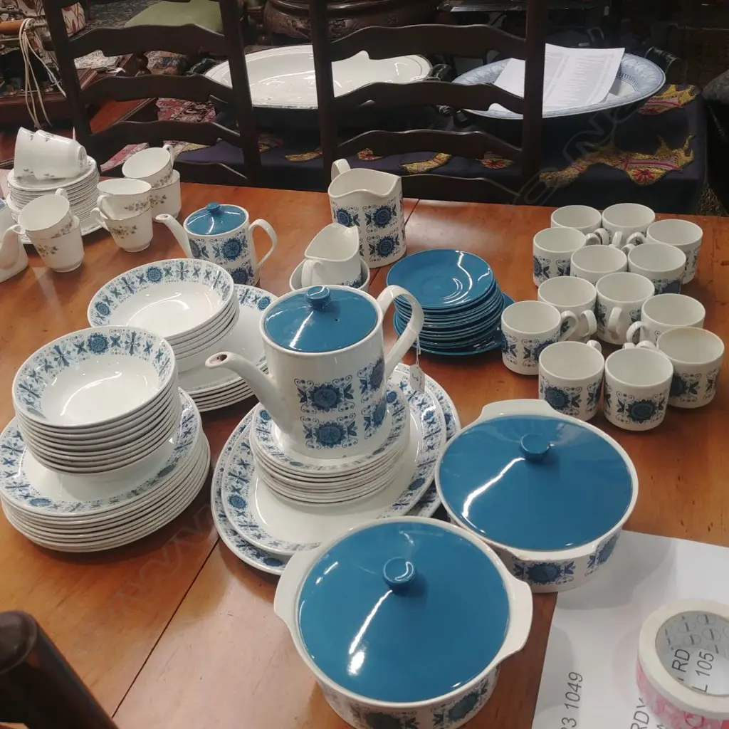 RETRO J BROS DINNER SERVICE Image 1++