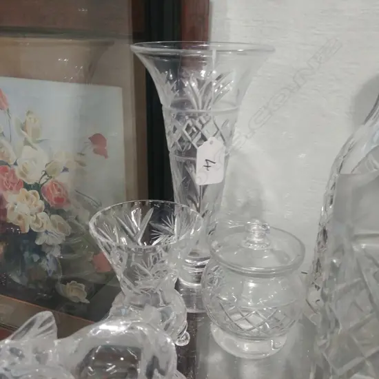 2 CRYSTAL VASES+HONEY POT