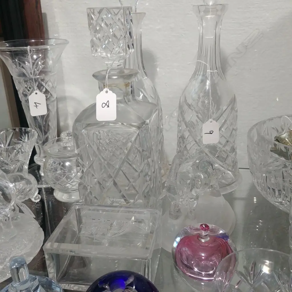 4 GLASS PCS, DECANTER, ELEPHANT ETC Image 1++