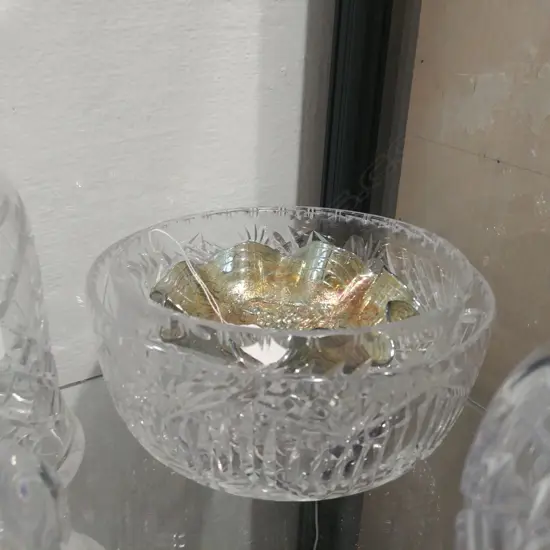 2 CRYSTAL BOWLS + HANDKERCHIEF GLASS BOWL