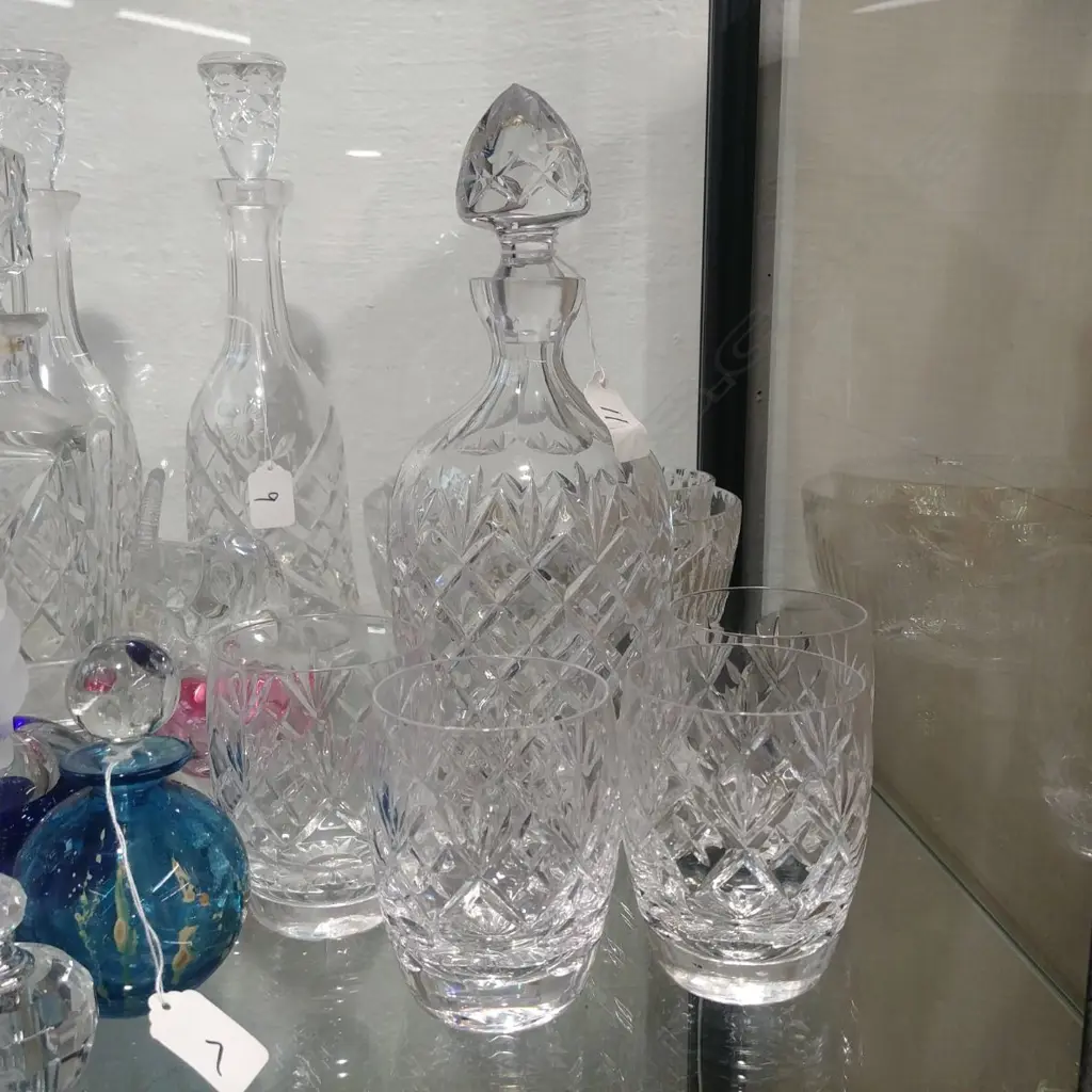 DECANTER + 4 CRYSTAL TUMBLERS Image 1++