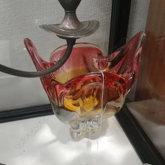 ART GLASS VASE