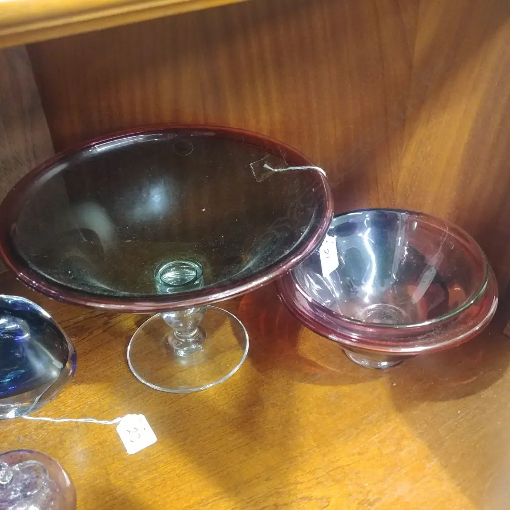 3 HOGLUND ART GLASS BOWLS Image 1++