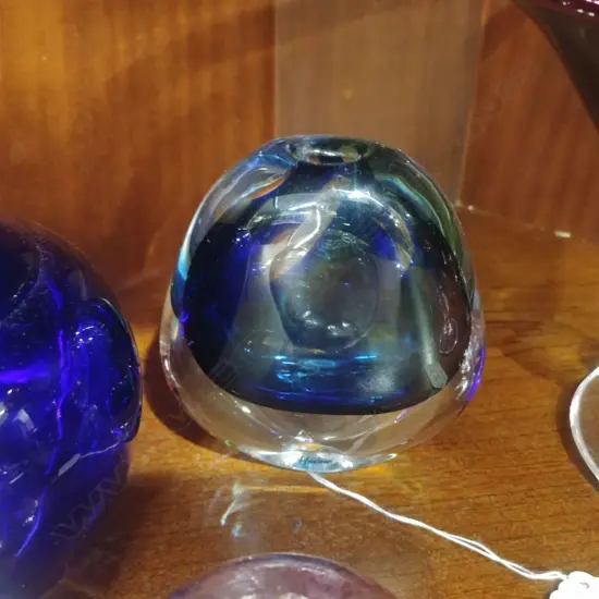 HOGLUND ART GLASS VASE + APPLE