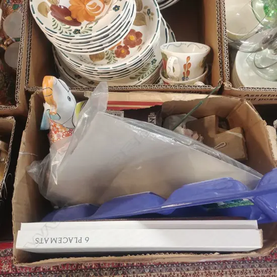 BOX LOT OF MIXED ITEMS