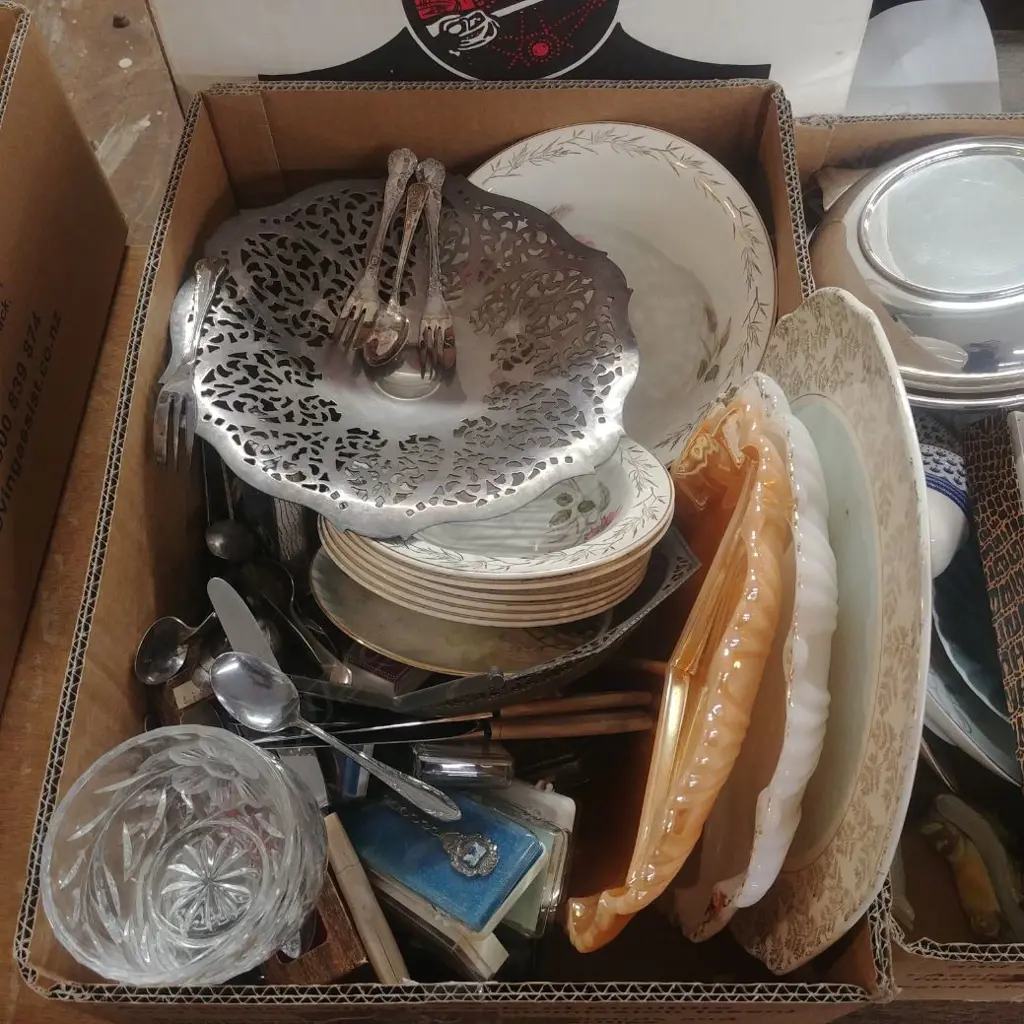 LOT ASST CHINA/CUTLERY/EP WARE Image 1++