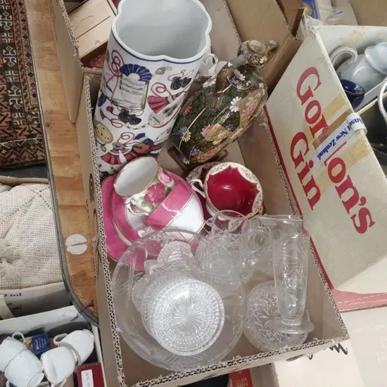 BOX OF GLASS & CHINA - R/A ETC