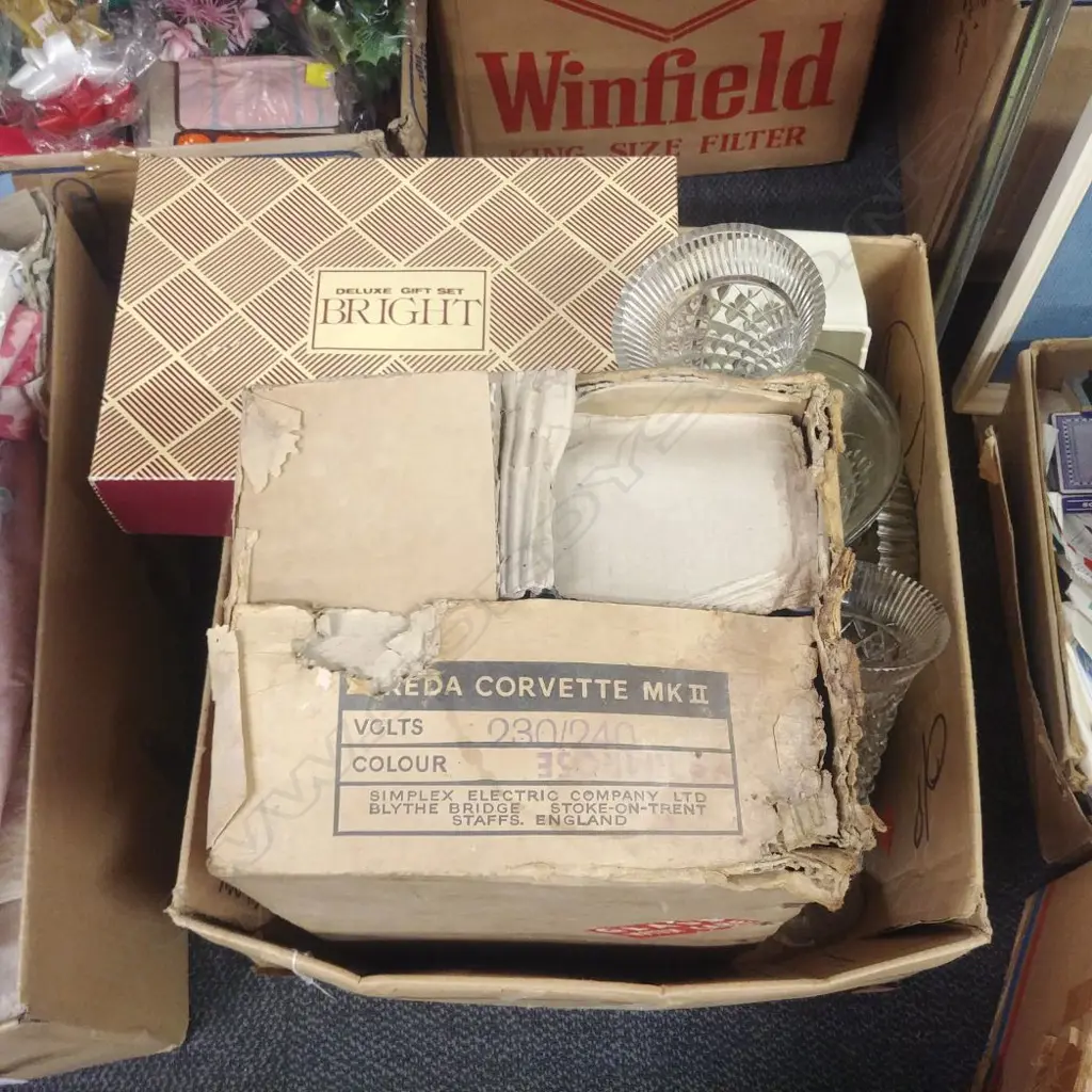 RETRO KETTLE/ VASES ETC Image 1++