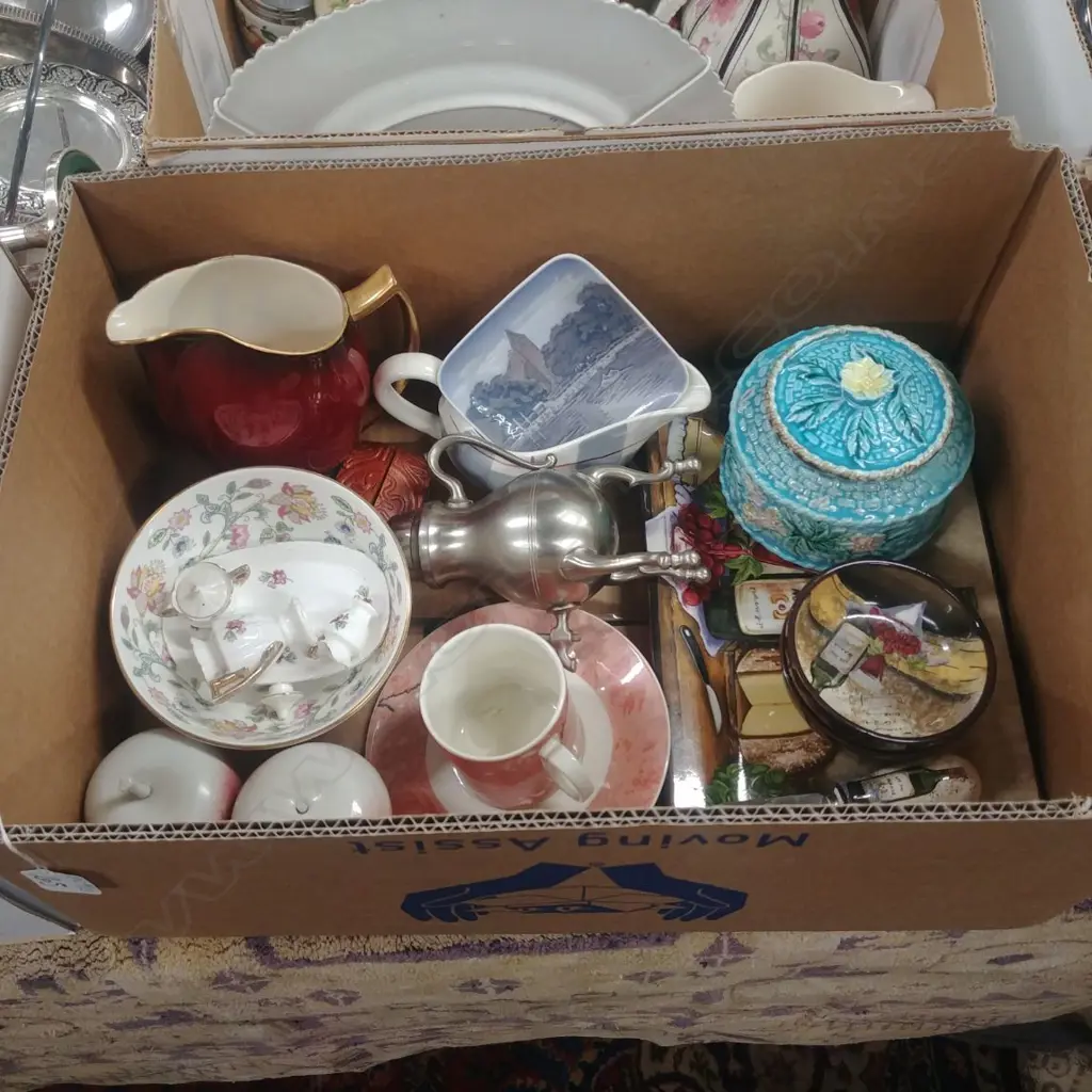 LOT PORCELAIN INCL. ROYAL COPENHAGEN, MINTON Image 1++