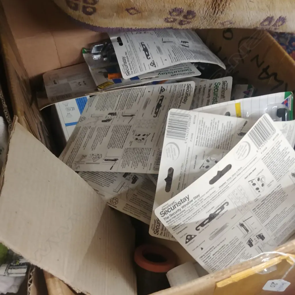 LOT ASST SECURITY STAYS ETC Image 1++