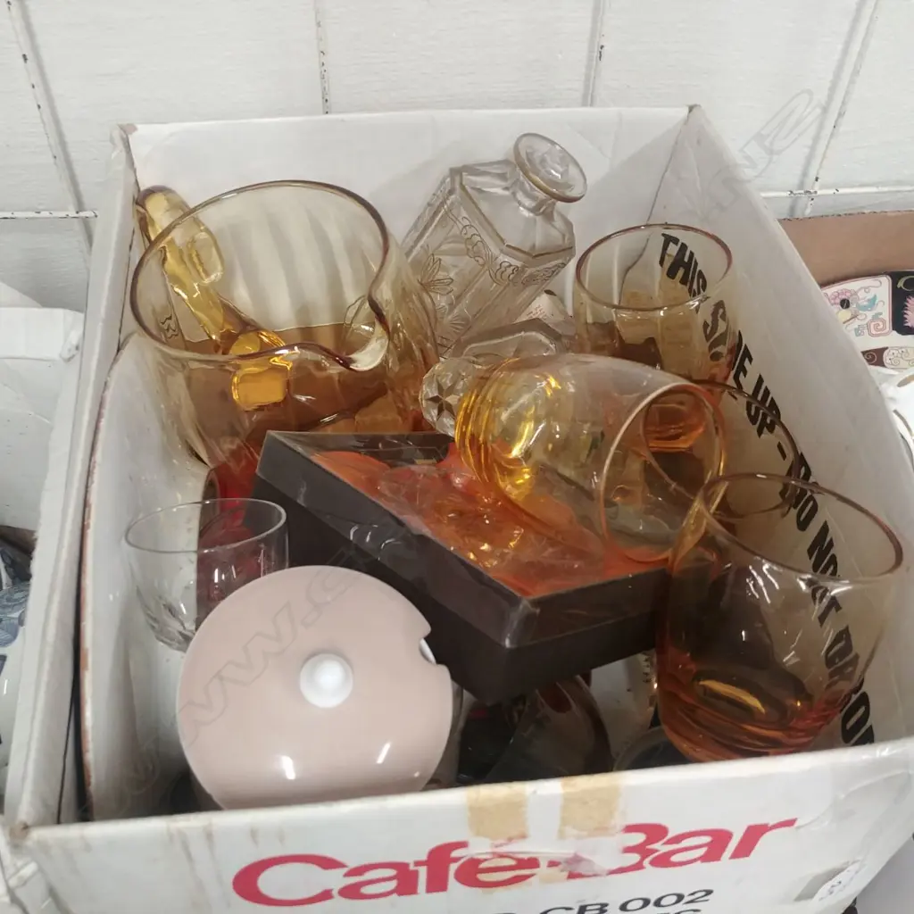 LOT ASST CHINA +GLASSWARE Image 1++